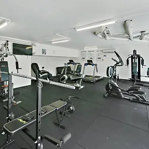 Apartment Ground Floor Oceanfront, Bargara