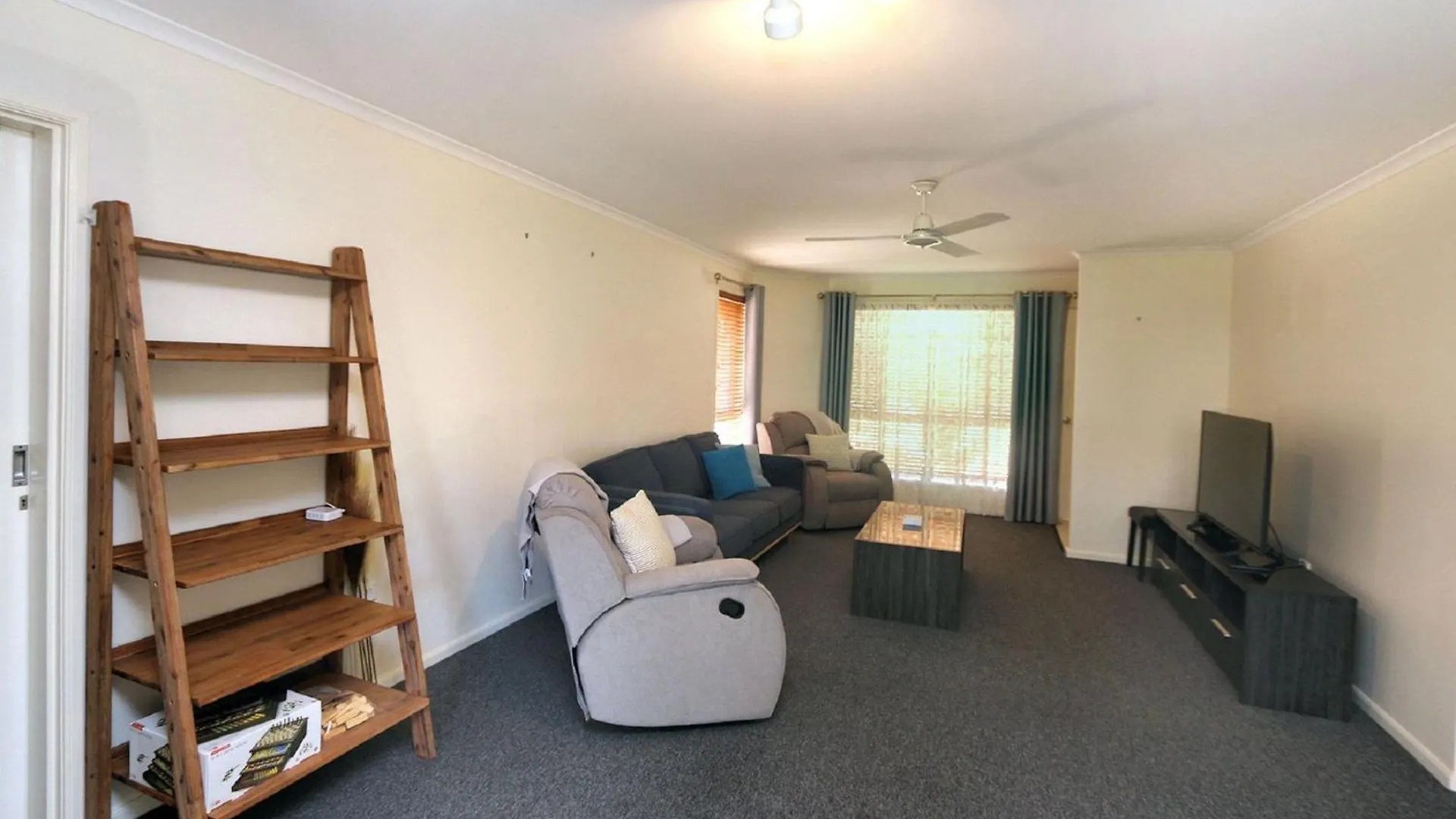 Unit 35 Lakeview Park Bargara Villa